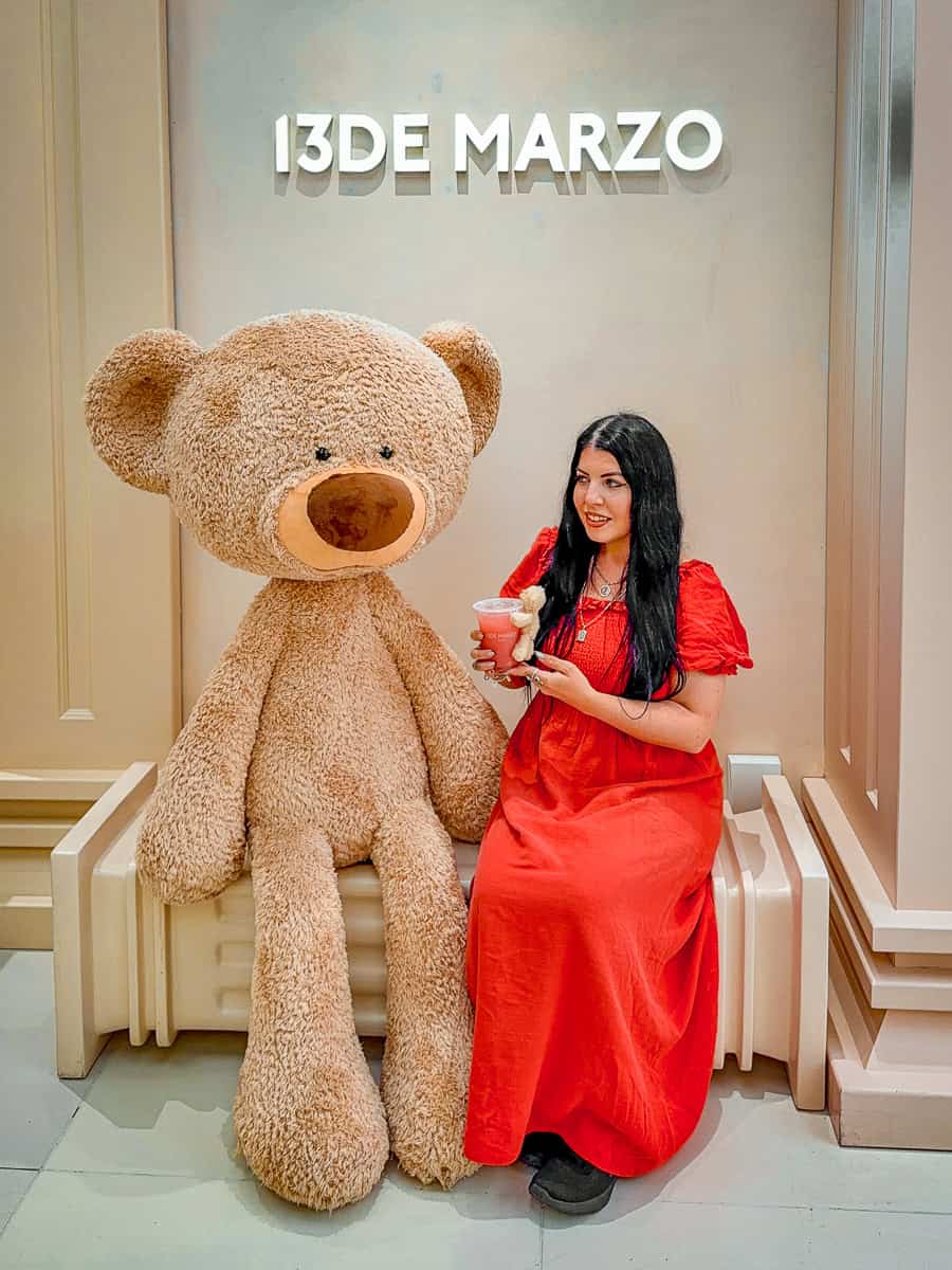 13 DE Marzo Teddy Bear Cafe 