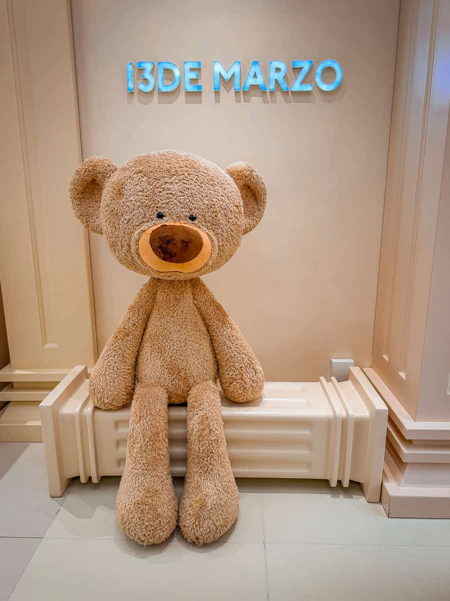 13DE Marzo Teddy Bear Café Shanghai