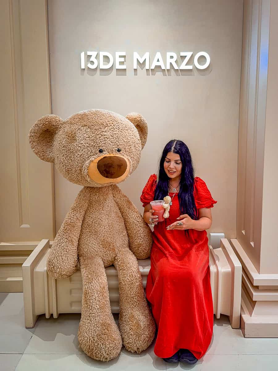 13DE Marzo Teddy Bear Café Shanghai