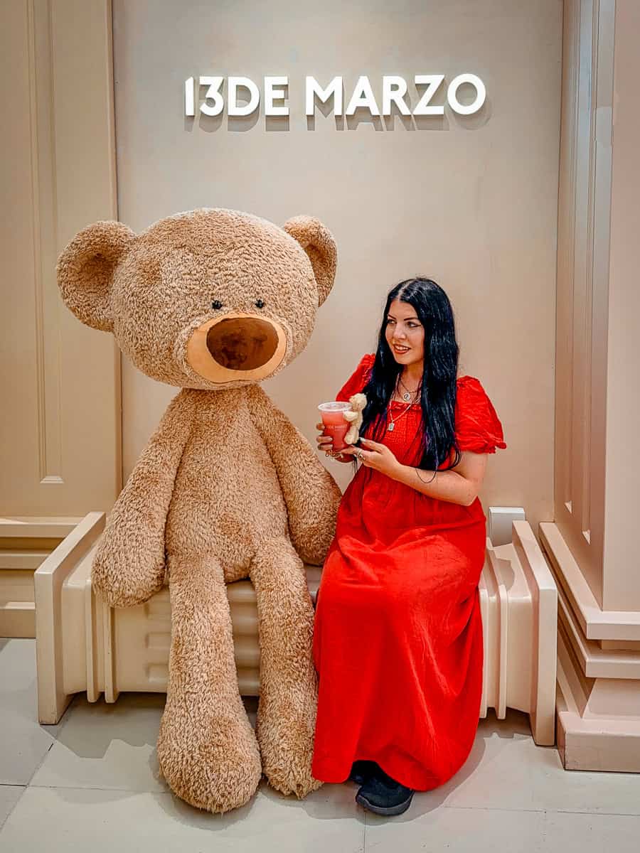 13DE Marzo Teddy Bear Café Shanghai