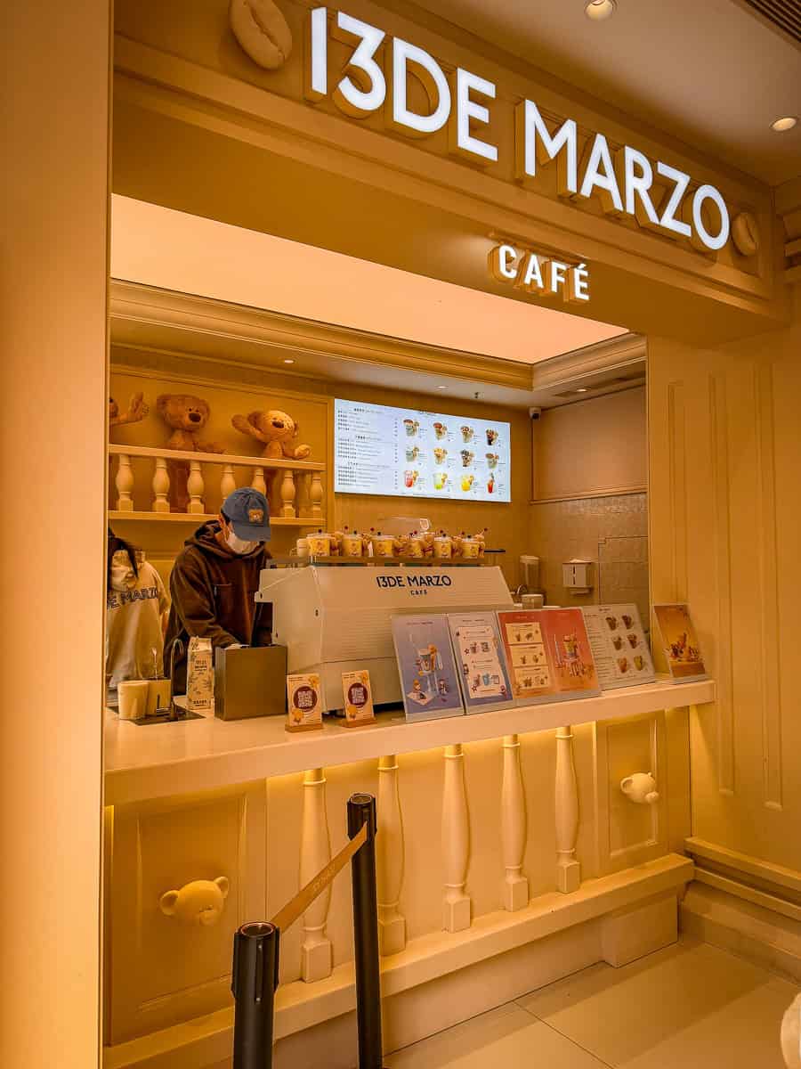 13DE Marzo Teddy Bear Café Shanghai