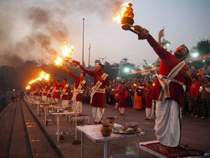 triveni ghat aarti | rishikesh travel guide