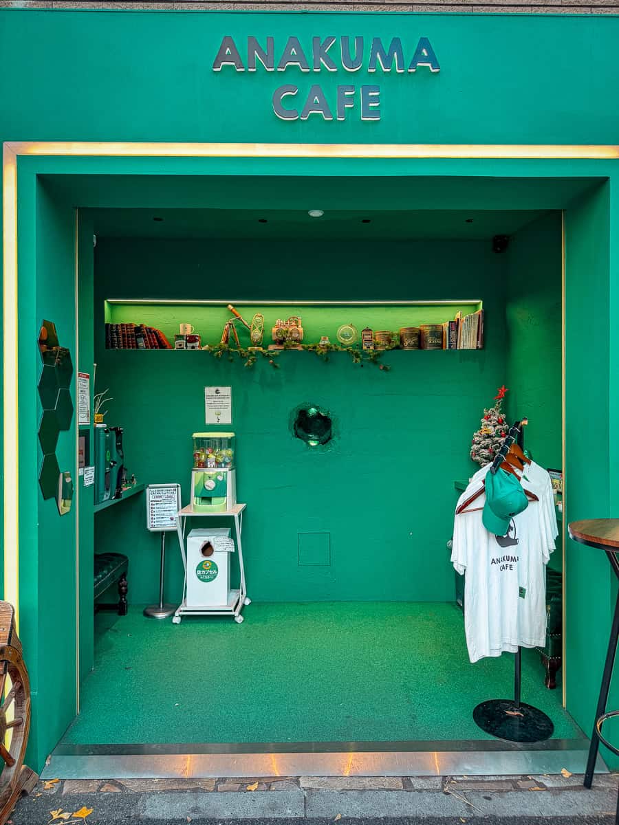 Anakuma Café - Visit a Whimsical Bear Paw Café in Tokyo! 6 Anakuma Cafe Japan Bear Paw Coffee