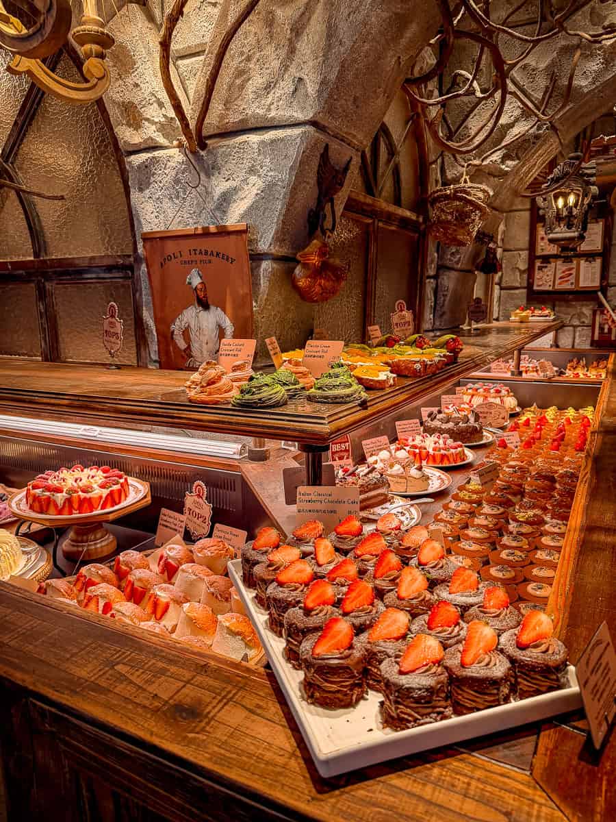 Is the Apoli Itabakery in Shanghai worth visiting