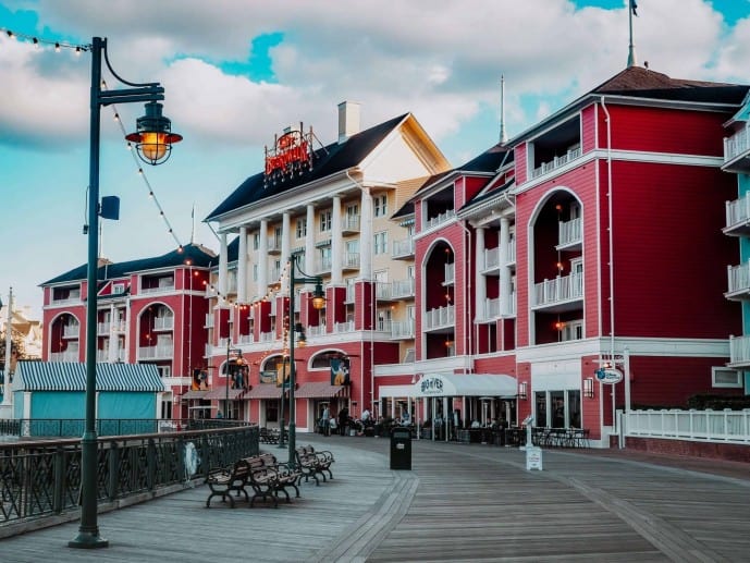 are dogs allowed at disney boardwalk