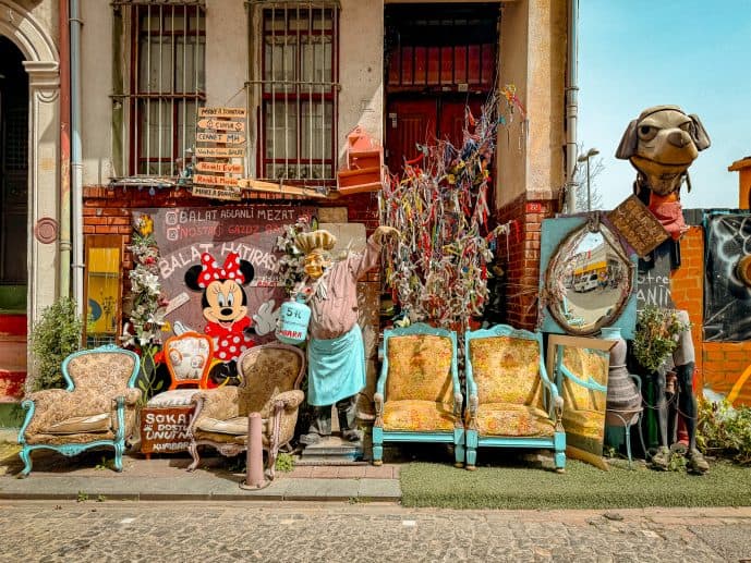 Balat Istanbul Guide (2026) - How to Visit the Colourful Houses! 19 Balat Antique shopping
