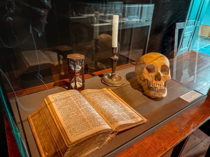 Upper Lusatian Library of Sciences - How to Visit in Görlitz (2026)! 33 Barockhaus Gorlitz Black Room Freemasons