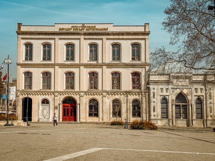 Beyazıt State Library Istanbul - Soup Kitchen to Reading Paradise (2026)! 13 Beyazıt State Library Istanbul
