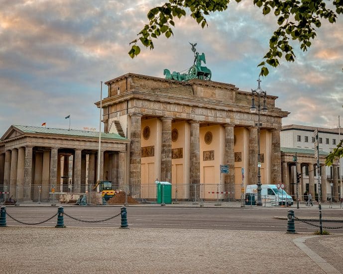 Visiting the Brandenburg Gate in Berlin - 2026 Guide! 8 Brandenburg Gate Berlin