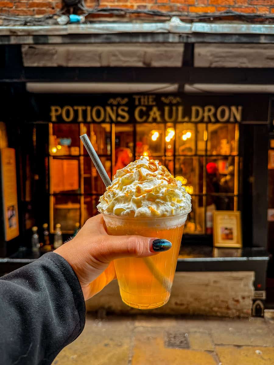 Hole in Wand - How to Play Magical Wizard Golf in the UK! 24 Butterbeer York Potions Cauldron