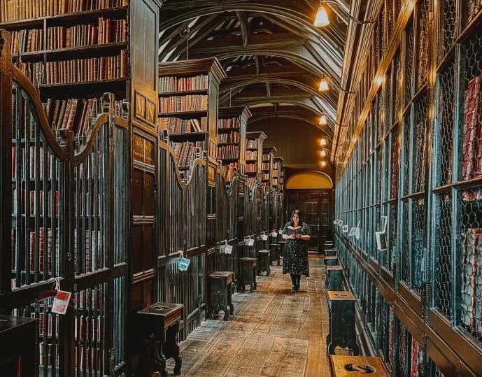 How to Visit Chetham’s Library Manchester - The UK’s Oldest Public Library (2023)! 1 How to visit Chetham's Library Manchester