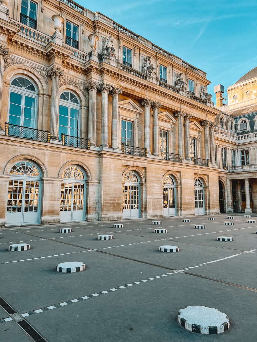 LES COLONNES DE BURENNE : PARIS'S MOST FAMOUS STRIPES — L'île Aux Fées