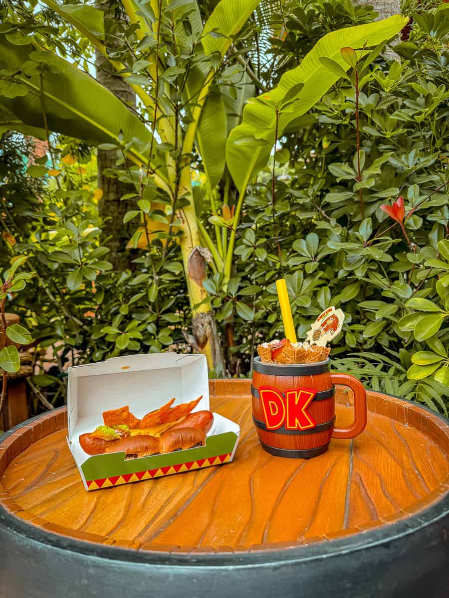 Ultimate Guide for Donkey Kong Country Japan at Super Nintendo World (2026)! 14 donkey kong country DK Wild Hot Dog