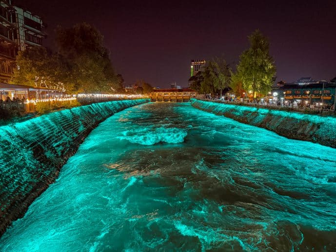 How to visit Dujiangyan Blue Tears China