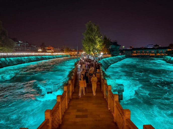 How to visit Dujiangyan Blue Tears China