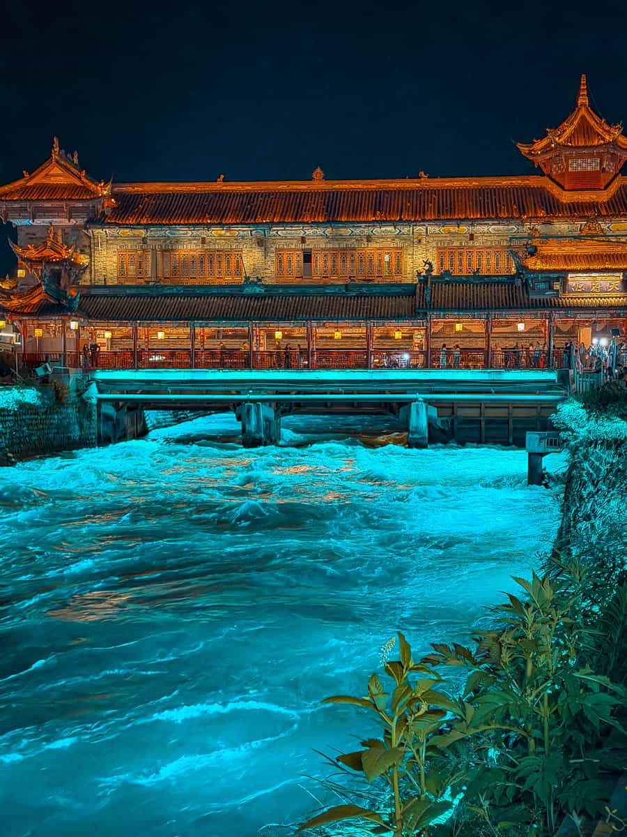 How to visit Dujiangyan Blue Tears China