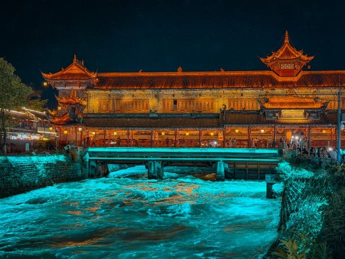 How to visit Dujiangyan Blue Tears China