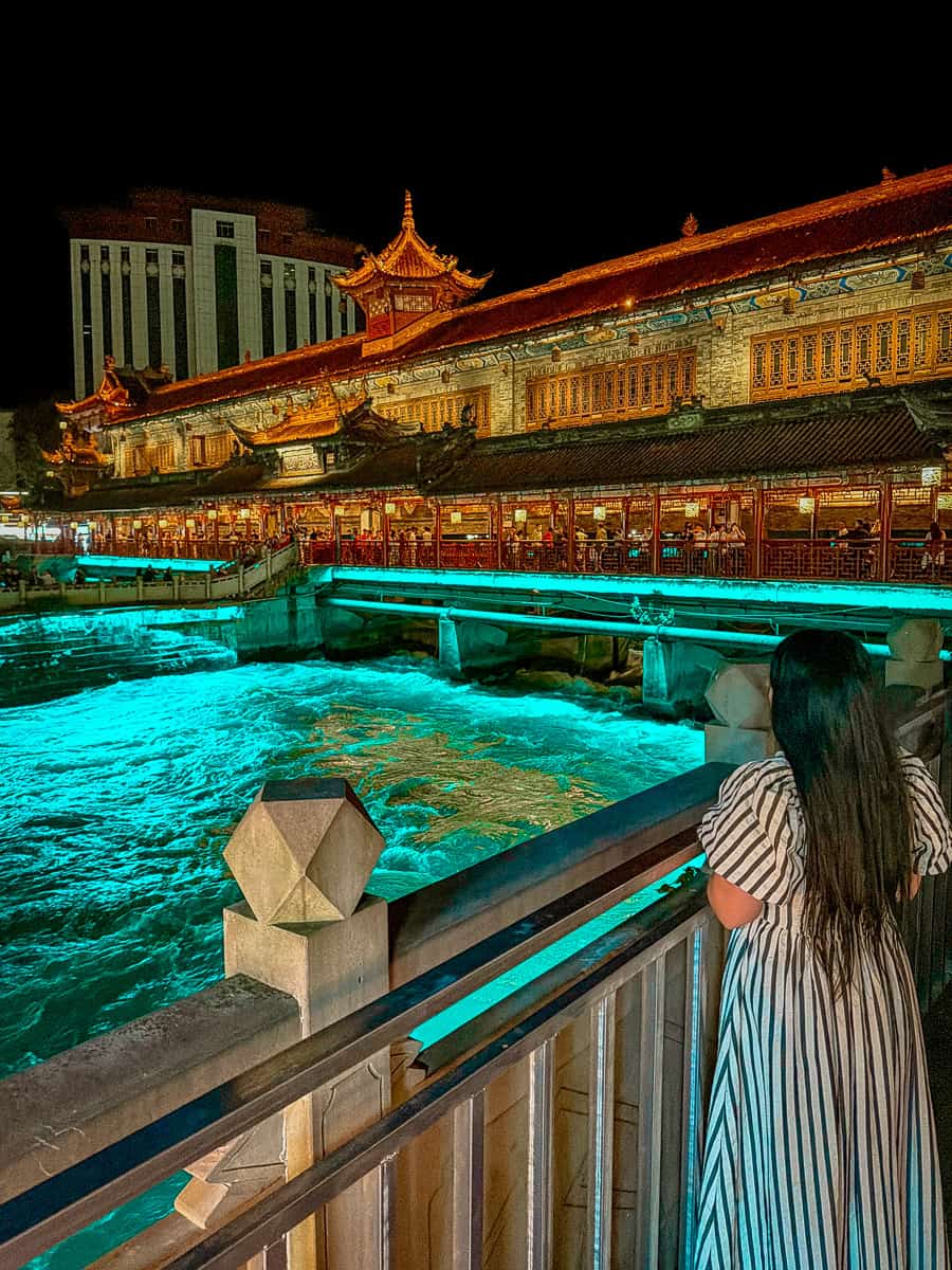 How to visit Dujiangyan Blue Tears China