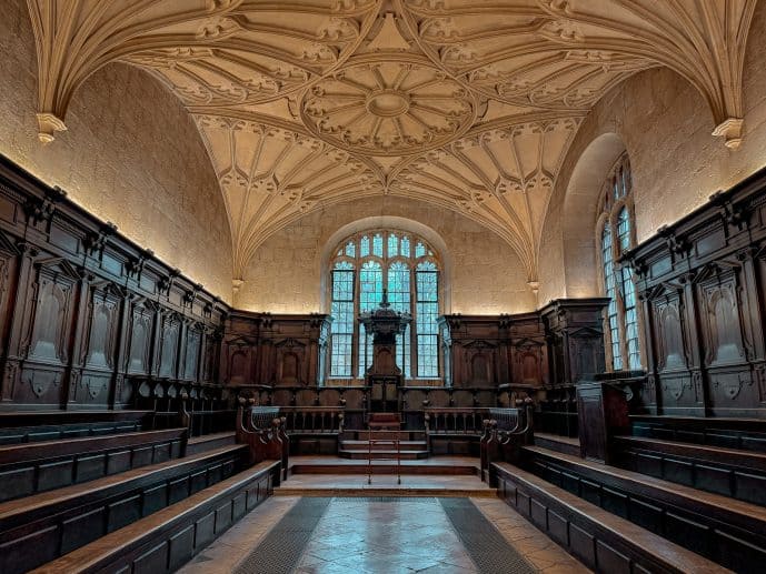 Duke Humfrey’s Library - Visit Harry Potter's Hogwarts Library (2026)! 22 Oxford Convocation House