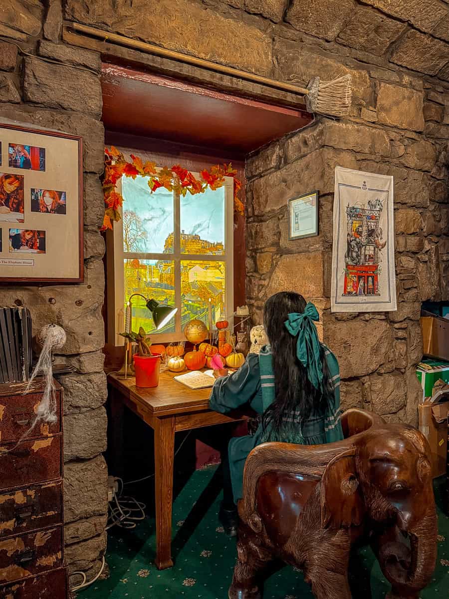 The Elephant House - Visit the Birthplace of Harry Potter in Edinburgh! 14 Visit the Elephant House Birthplace of Harry Potter