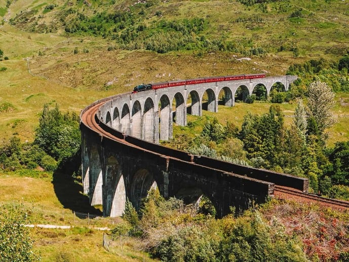 what time does the Harry Potter train cross over Glenfinnan Viaduct? 