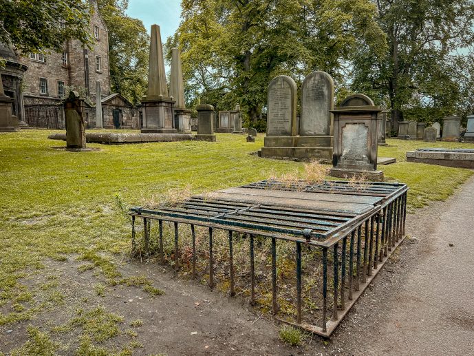 Spooky Edinburgh Mortsafe Greyfriars Kirkyard