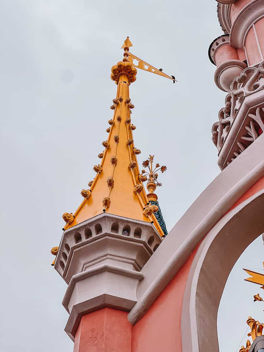 Disneyland Paris Golden Snails Sleeping Beauty's Castle 