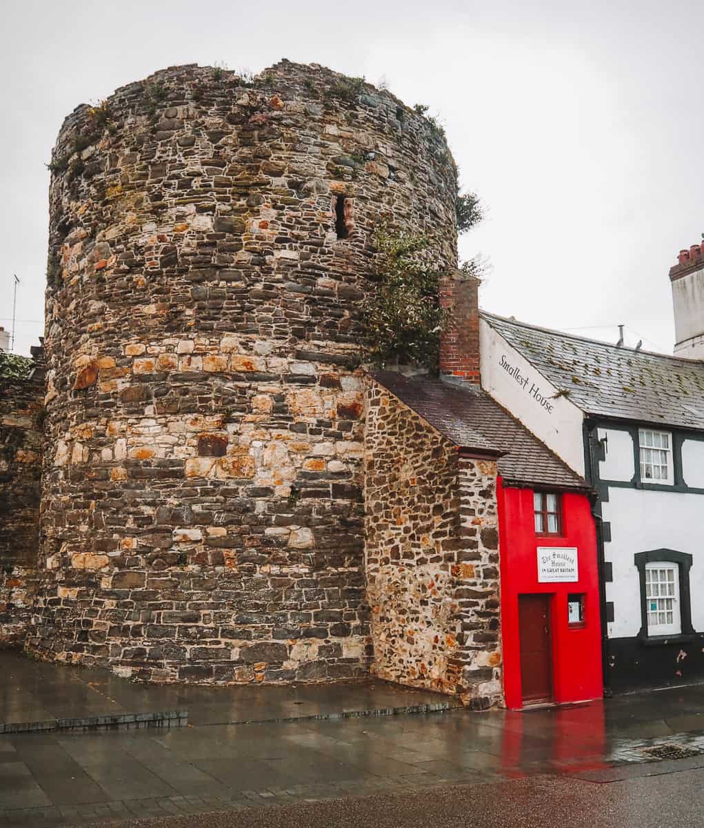 The Smallest House in Britain - Margo Lestz - The Curious Rambler