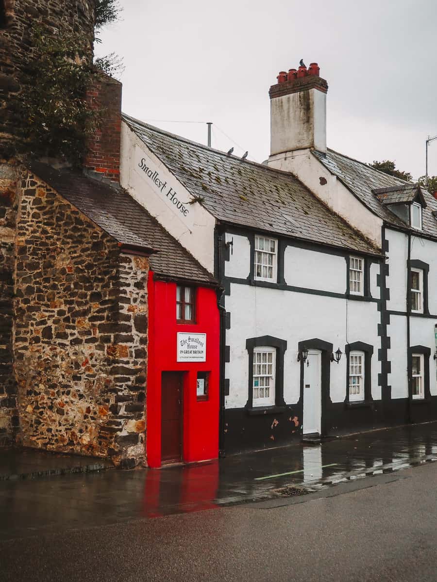 inside-the-smallest-house-in-the-world