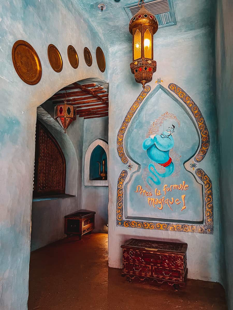 Genie Wall Disneyland PAris