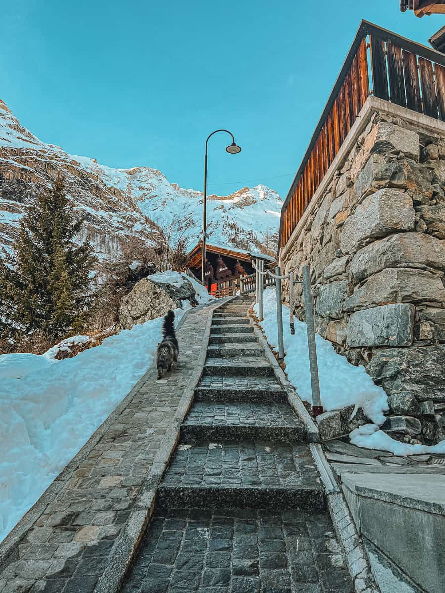Is Zermatt Velaris from ACOTAR? Visit a Real Life City of Starlight! 20 Nesta Step Challenge Zermatt!