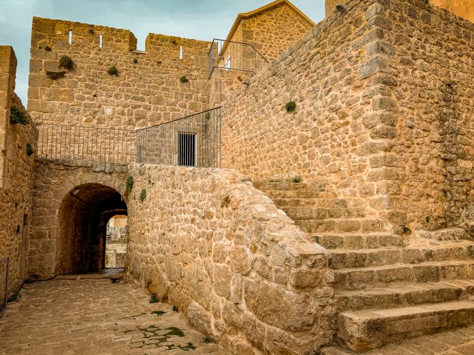 Klis Fortress - Visit the Meereen Game of Thrones Filming Location (2026)! 28 Klis Fortress Meereen