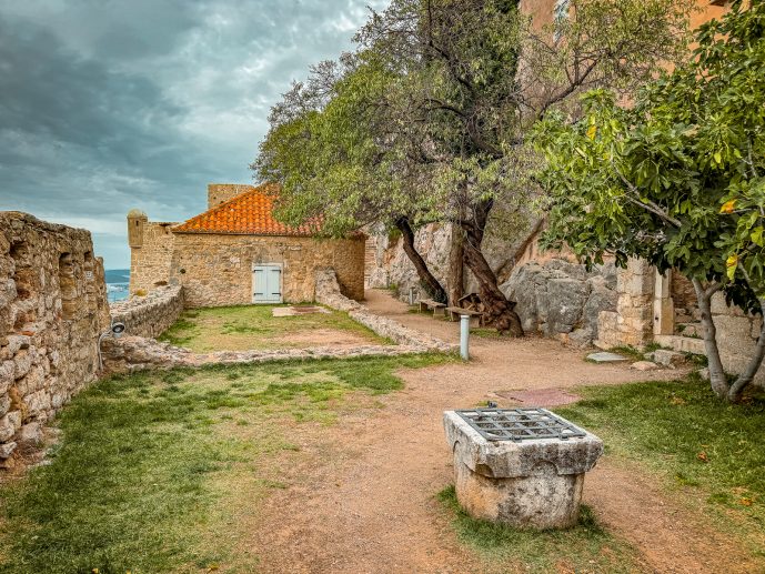 Klis Fortress - Visit the Meereen Game of Thrones Filming Location (2026)! 19 Klis Fortess Artillery Magazine