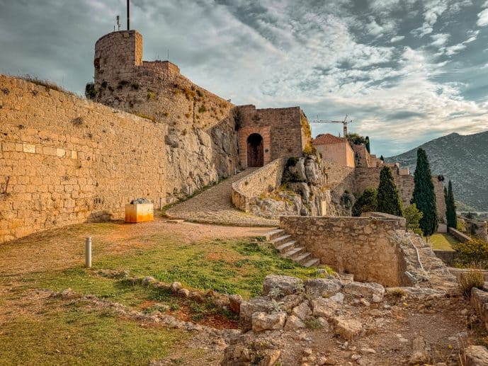 Klis Fortress - Visit the Meereen Game of Thrones Filming Location (2026)! 9 Klis Fortress Game of Thrones