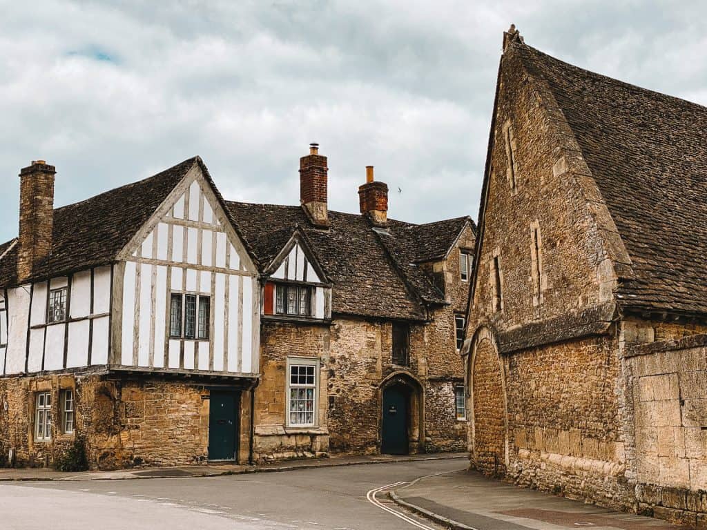 lacock abbey harry potter filming locations lacock abbey harry potter filming locations