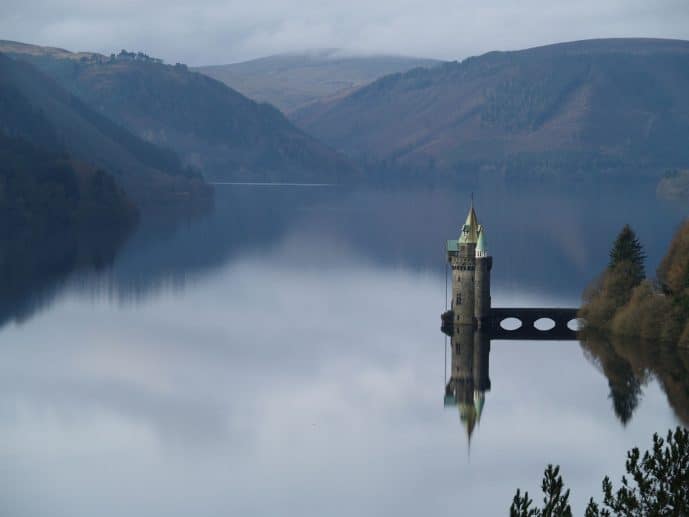Pistyll Rhaeadr - How to Visit the Tallest Waterfall in Wales (2023)! 25 Lake Vyrnwy