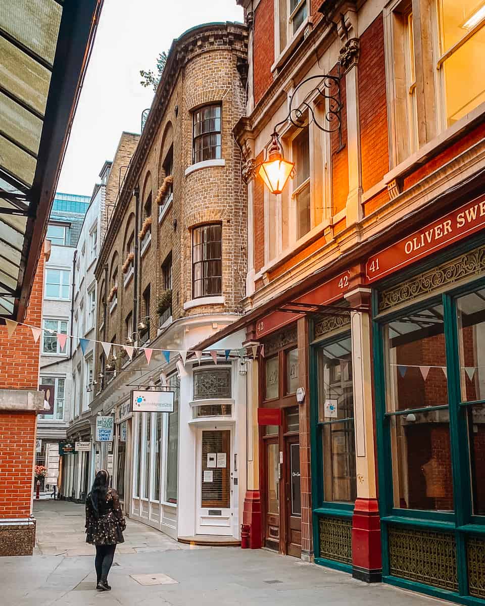 Entrance the Leaky Cauldron Leadenhall Market Harry Potter door