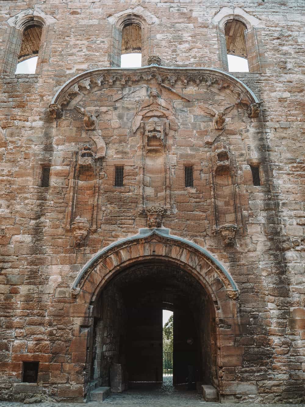 Linlithgow Palace old gate entrance 