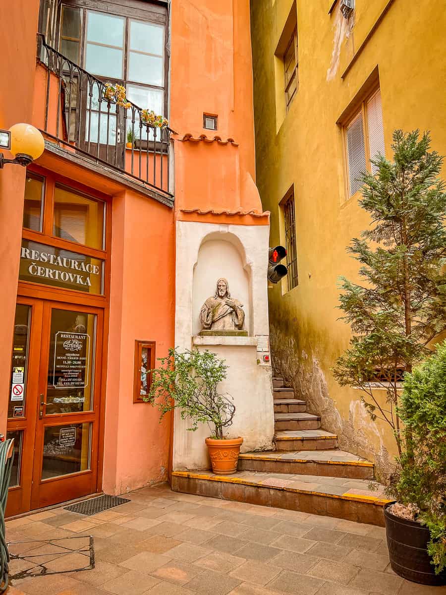 Narrowest Street in Prague 