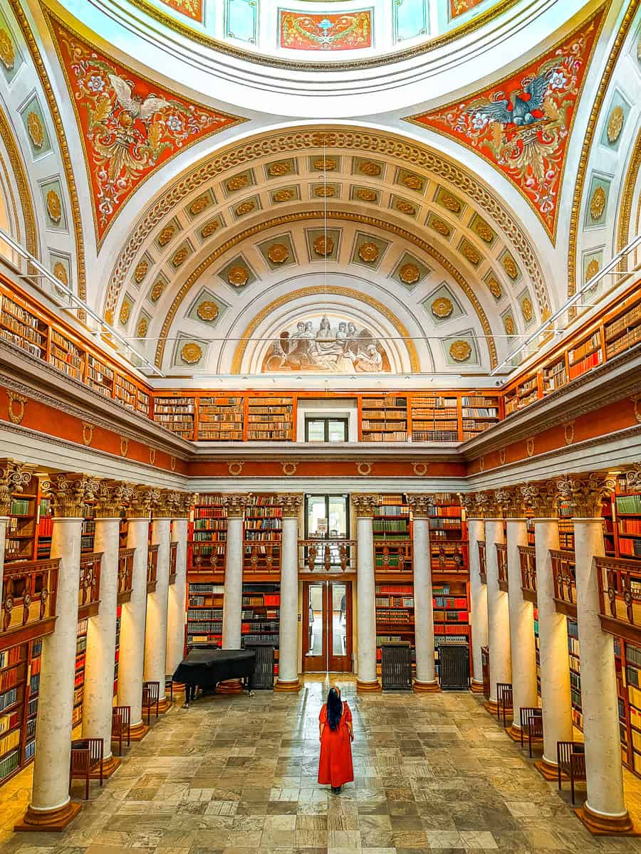 How to visit the National Library of Finland in Helsinki