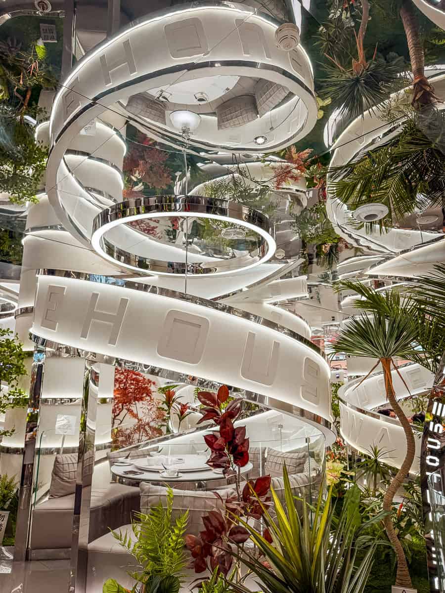 No. 3 Warehouse Shanghai - Is this Viral Futuristic Restaurant Worth It? 21 No. 3 Warehouse Shanghai