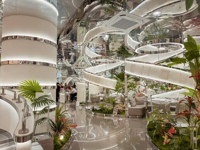 No. 3 Warehouse Shanghai - Is this Viral Futuristic Restaurant Worth It? 4 No. 3 Warehouse Shanghai