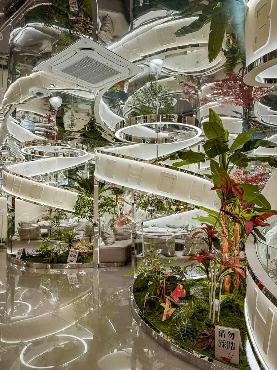 No. 3 Warehouse Shanghai - Is this Viral Futuristic Restaurant Worth It? 18 No. 3 Warehouse Shanghai