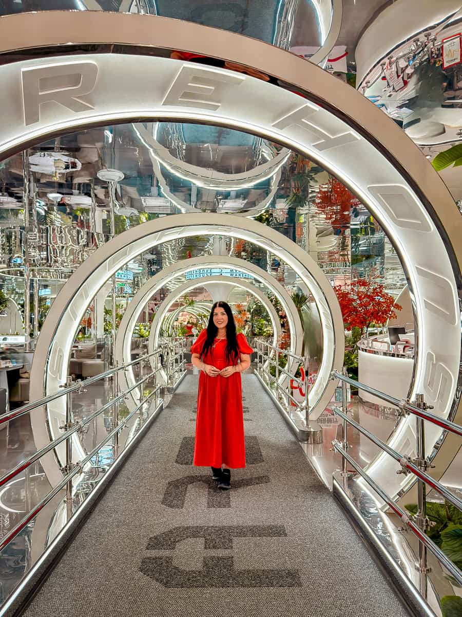 No. 3 Warehouse Shanghai - Is this Viral Futuristic Restaurant Worth It? 2 No-3-Warehouse-Restaurant-Shanghai-Futuristic-Cyberpunk