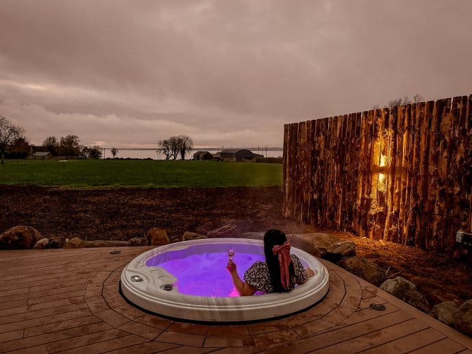 OOD Lough Neagh Mirror House Hot Tub