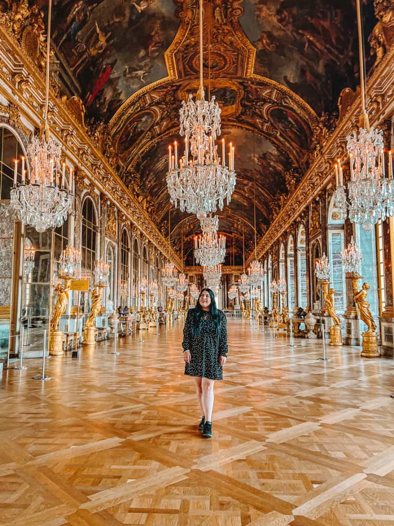 how-to-get-an-empty-palace-of-versailles-hall-of-mirrors-photo