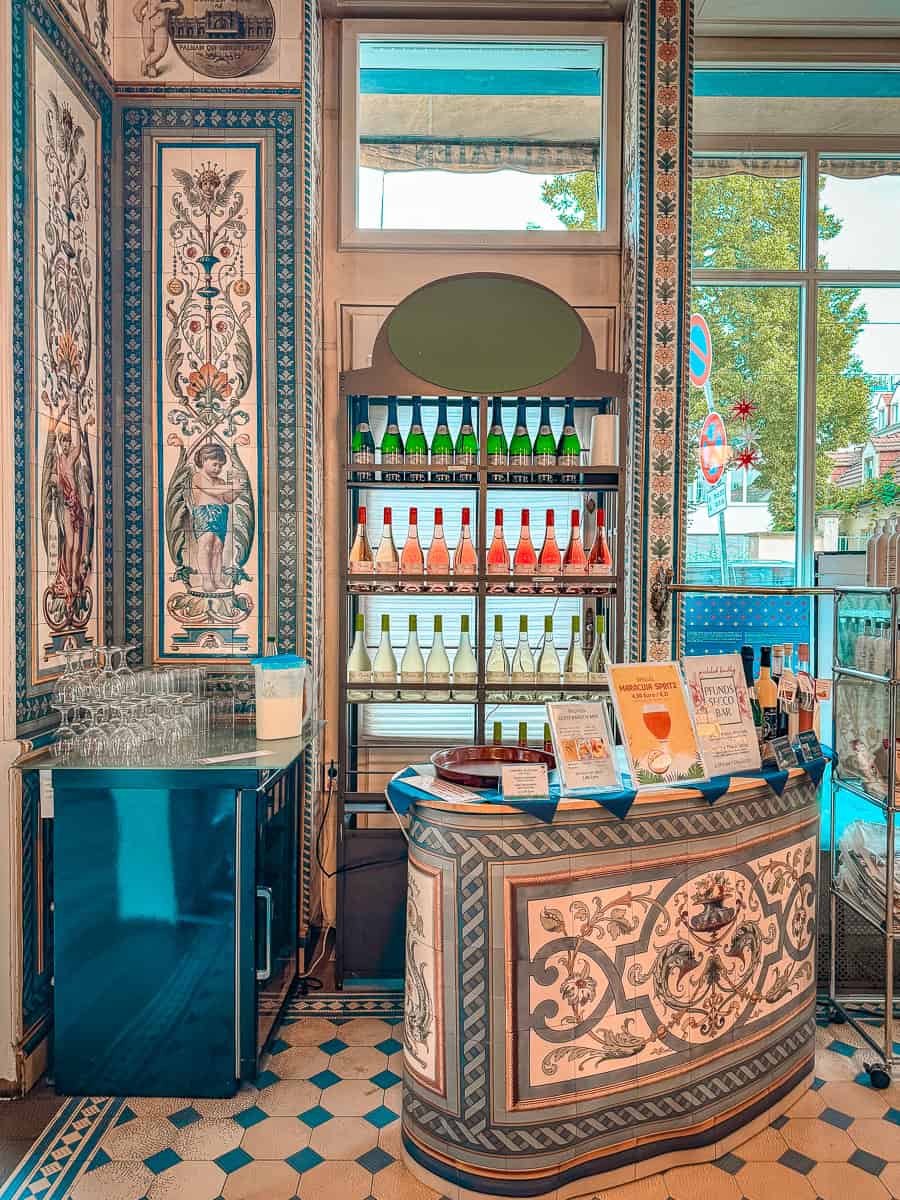 Pfunds Molkerei in Dresden - Visit the Most Beautiful Dairy Shop in the World! 9 Pfunds Secco Bar
