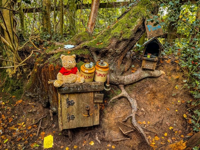 Winnie the Pooh's House Hundred Acre Wood