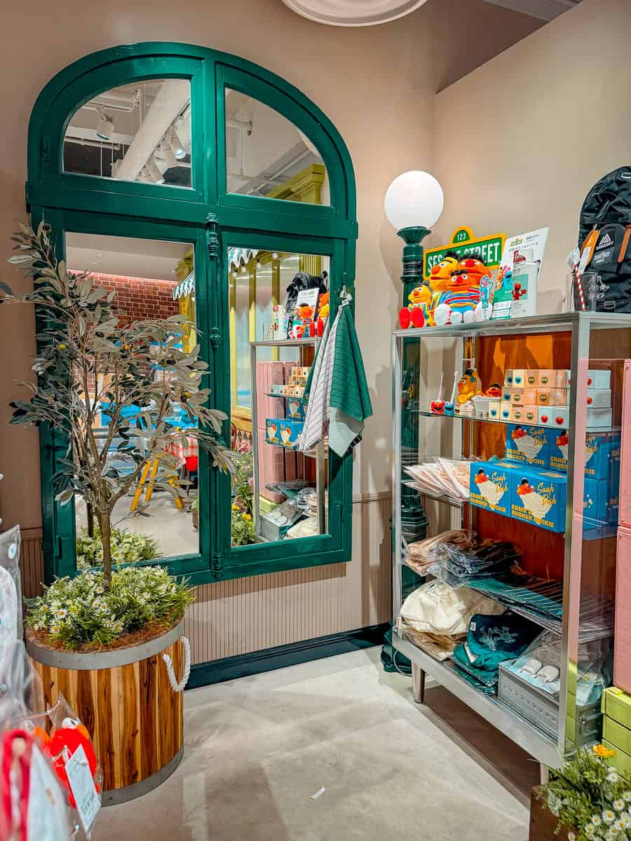 Sesame Street Market, Japan - Visit the World’s First Official Store in Tokyo! 18 Sesame Street Cafe Japan