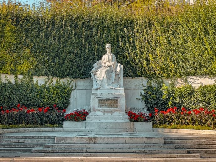 Sisi Statue in Vienna Volksgarten